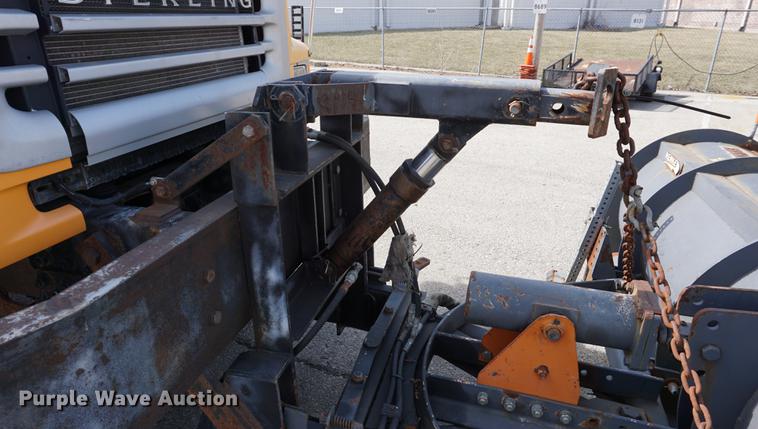 image for item DE3187 2004 Sterling L7500 dump truck