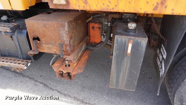 image for item DE3187 2004 Sterling L7500 dump truck