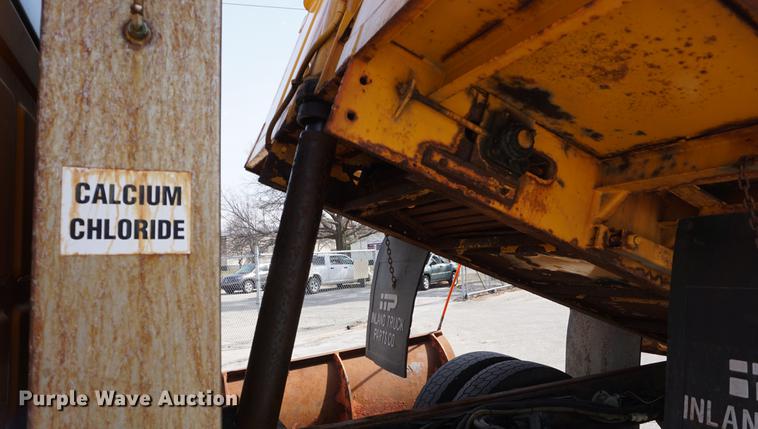 image for item DE3187 2004 Sterling L7500 dump truck