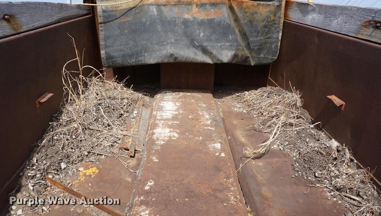 image for item DE3187 2004 Sterling L7500 dump truck