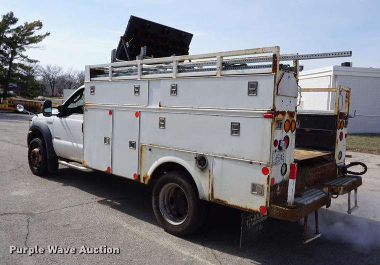 image for item DE3188 2006 Ford F450 Super Duty utility truck