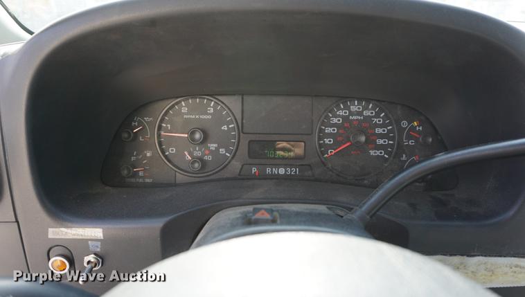 image for item DE3188 2006 Ford F450 Super Duty utility truck