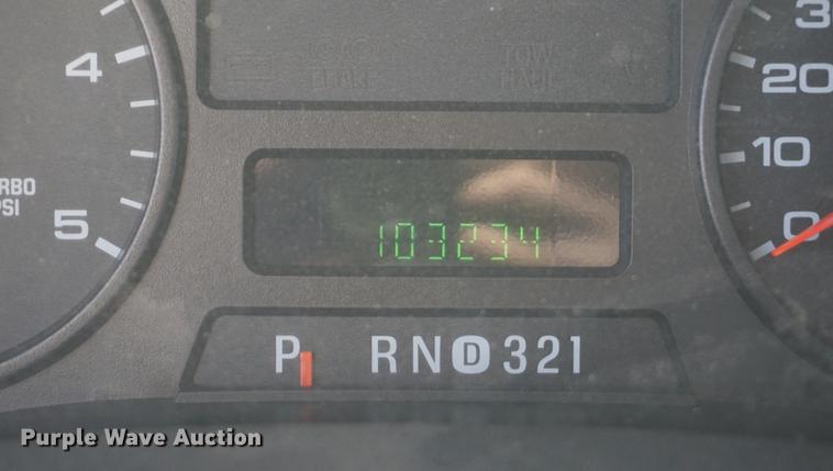 image for item DE3188 2006 Ford F450 Super Duty utility truck