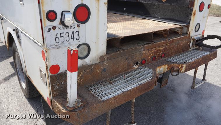 image for item DE3188 2006 Ford F450 Super Duty utility truck