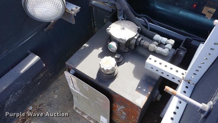 image for item DE3188 2006 Ford F450 Super Duty utility truck