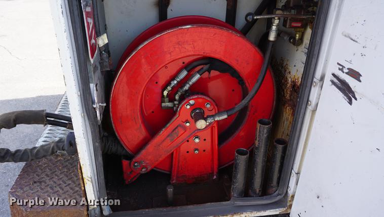 image for item DE3188 2006 Ford F450 Super Duty utility truck