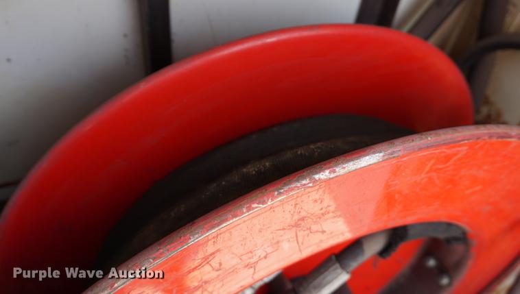 image for item DE3188 2006 Ford F450 Super Duty utility truck