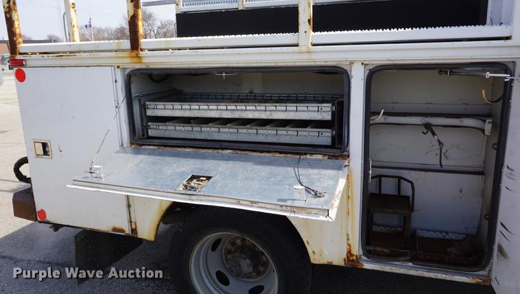 image for item DE3188 2006 Ford F450 Super Duty utility truck