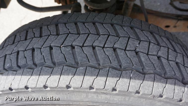 image for item DE3188 2006 Ford F450 Super Duty utility truck