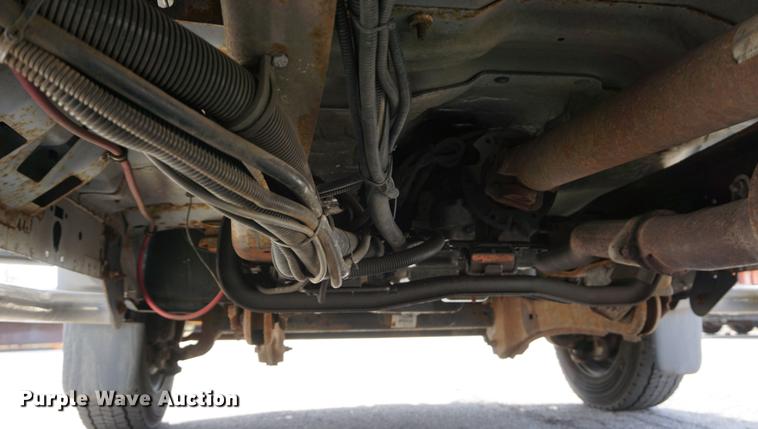 image for item DE3188 2006 Ford F450 Super Duty utility truck