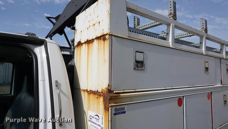 image for item DE3188 2006 Ford F450 Super Duty utility truck