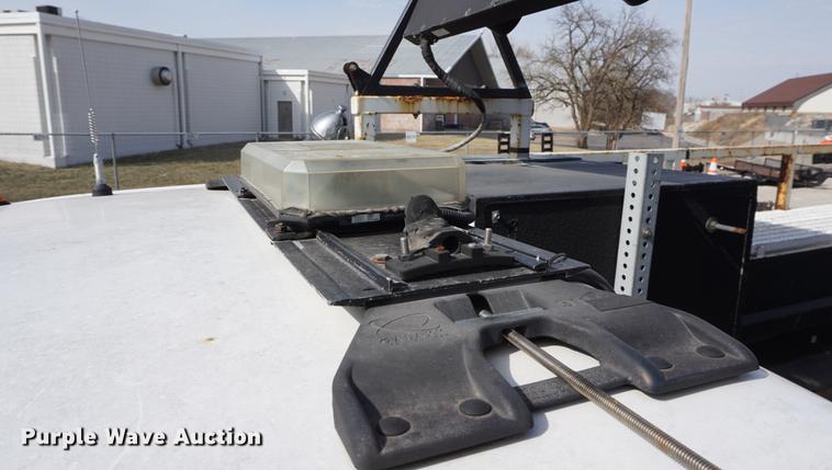 image for item DE3188 2006 Ford F450 Super Duty utility truck