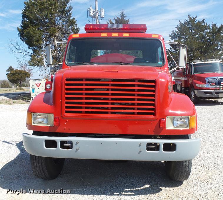 image for item DE3586 1991 International 4900 tanker fire truck