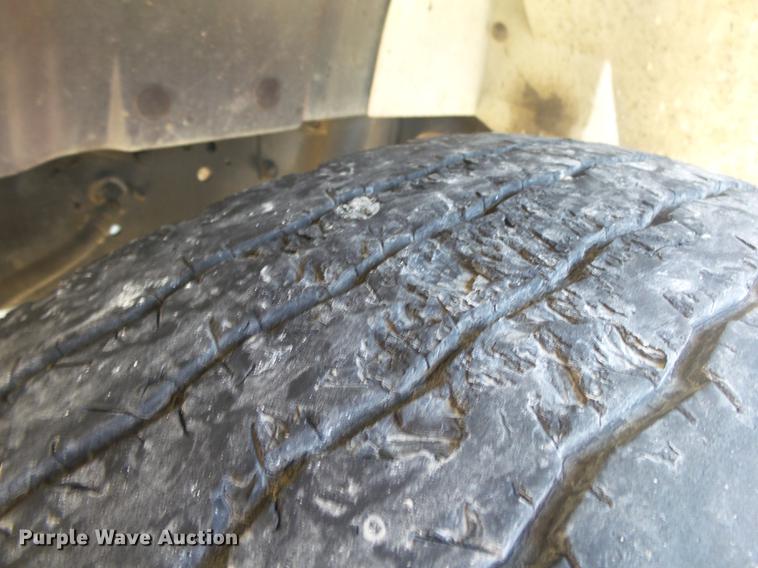 image for item DE3586 1991 International 4900 tanker fire truck