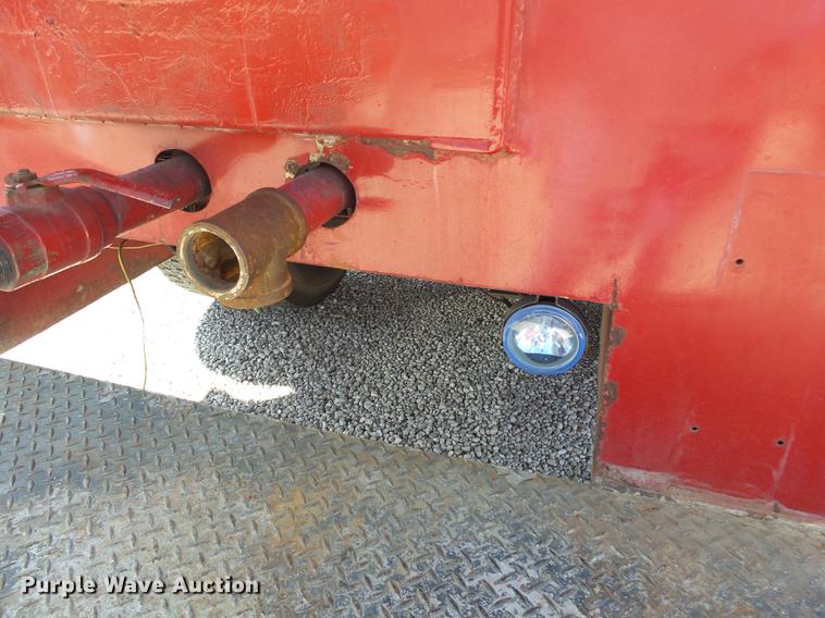 image for item DE3586 1991 International 4900 tanker fire truck