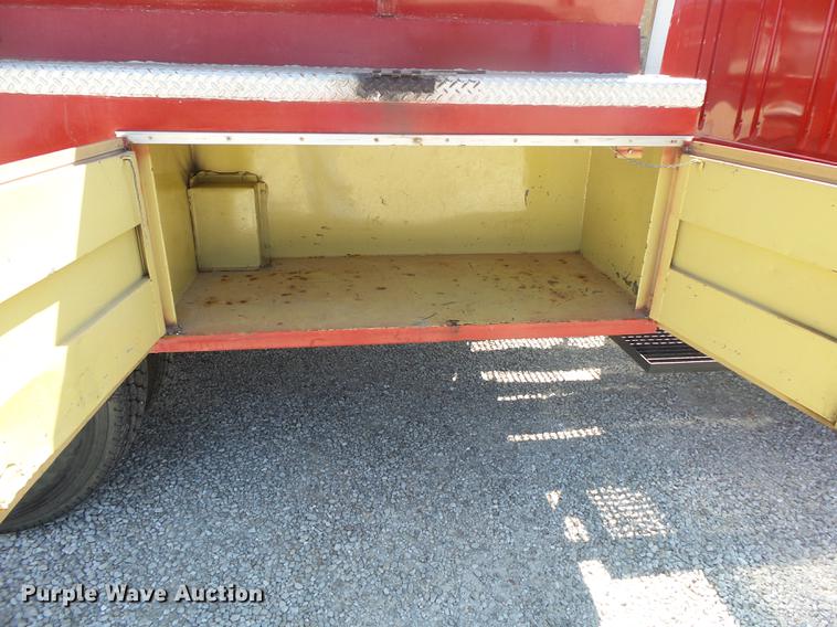 image for item DE3586 1991 International 4900 tanker fire truck