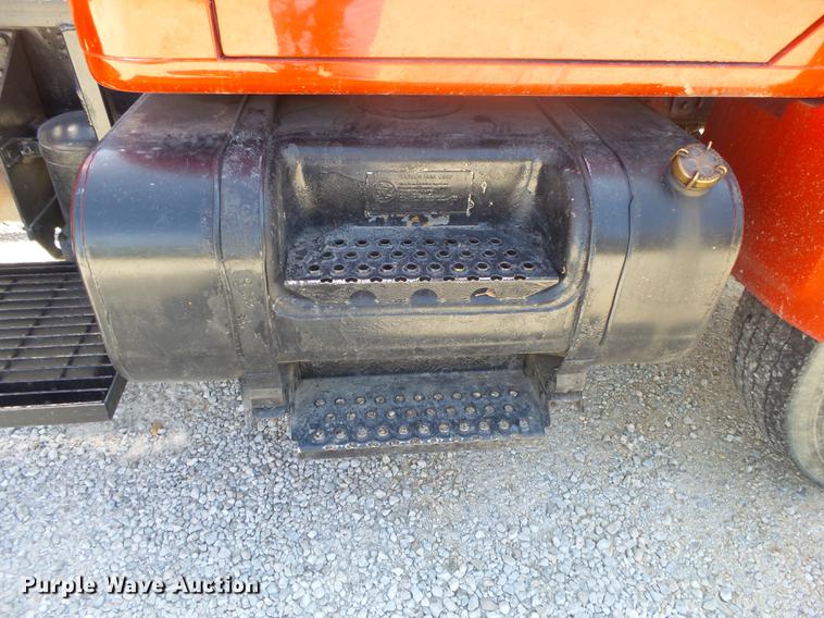 image for item DE3586 1991 International 4900 tanker fire truck