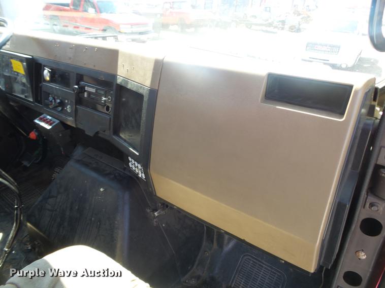 image for item DE3586 1991 International 4900 tanker fire truck