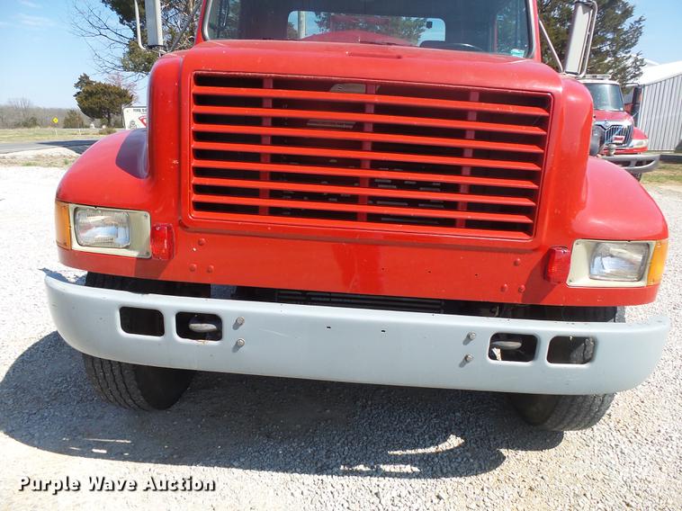 image for item DE3586 1991 International 4900 tanker fire truck