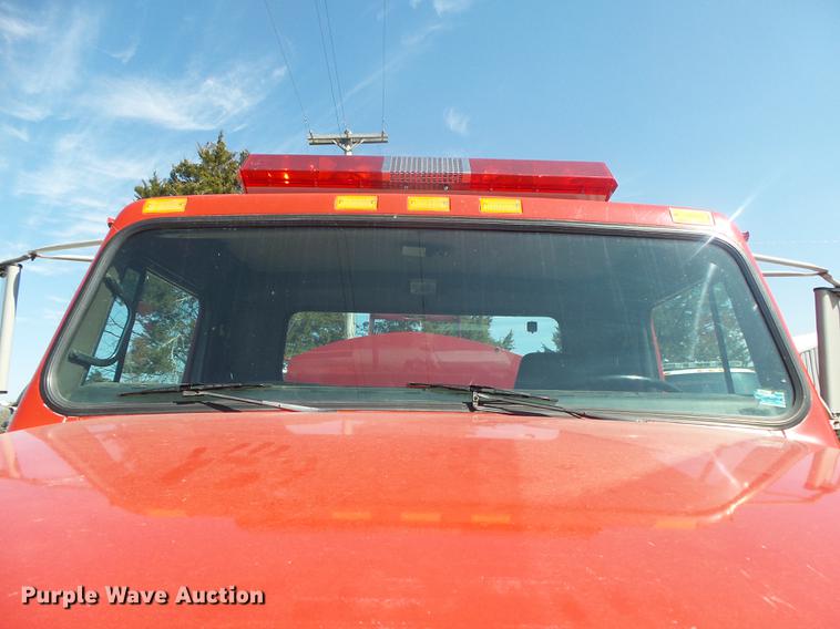 image for item DE3586 1991 International 4900 tanker fire truck