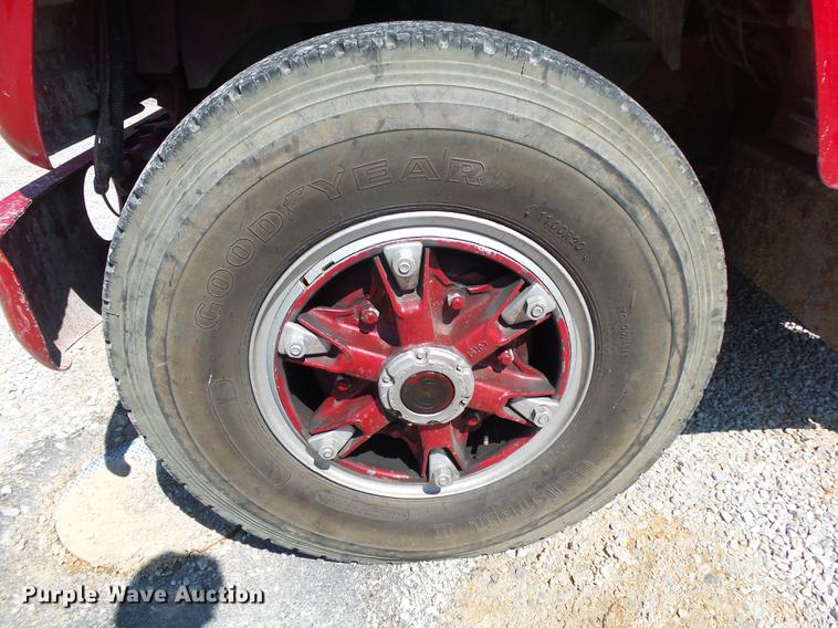 image for item DE3587 1979 Ford 8000 tanker fire truck