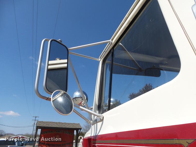 image for item DE3587 1979 Ford 8000 tanker fire truck