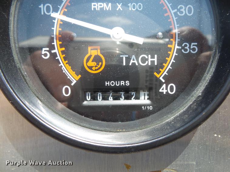 image for item DE3587 1979 Ford 8000 tanker fire truck