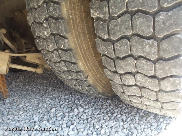 image for item DE3587 1979 Ford 8000 tanker fire truck