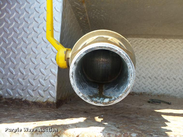 image for item DE3587 1979 Ford 8000 tanker fire truck