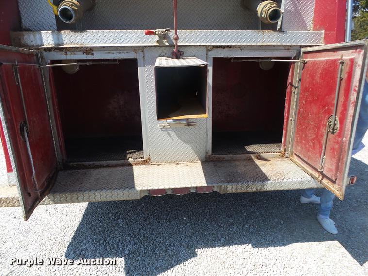 image for item DE3587 1979 Ford 8000 tanker fire truck