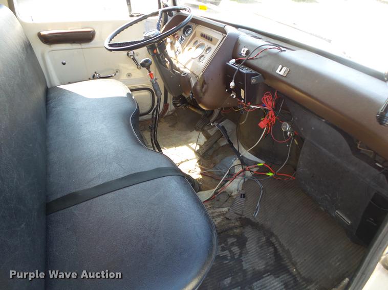 image for item DE3587 1979 Ford 8000 tanker fire truck