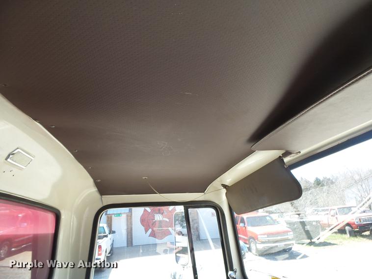 image for item DE3587 1979 Ford 8000 tanker fire truck