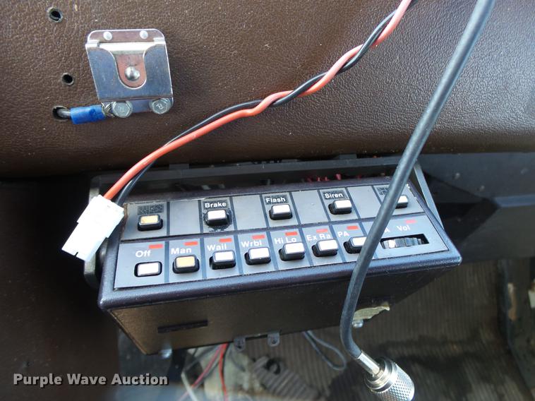 image for item DE3587 1979 Ford 8000 tanker fire truck