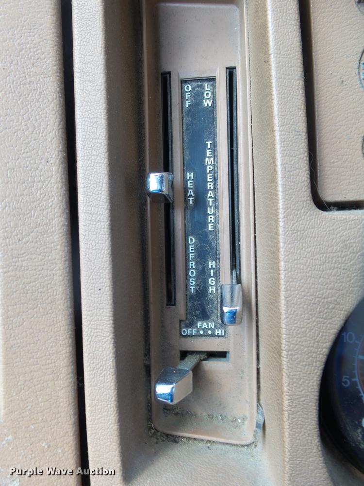 image for item DE3587 1979 Ford 8000 tanker fire truck