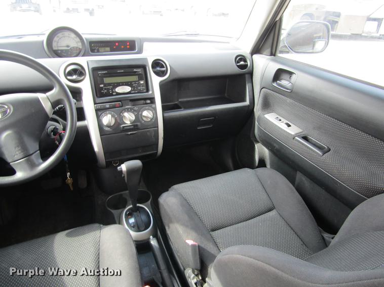 image for item DE6684 2005 Scion XB Wagon SUV