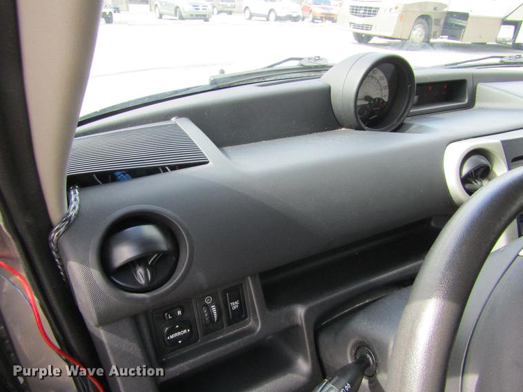image for item DE6684 2005 Scion XB Wagon SUV
