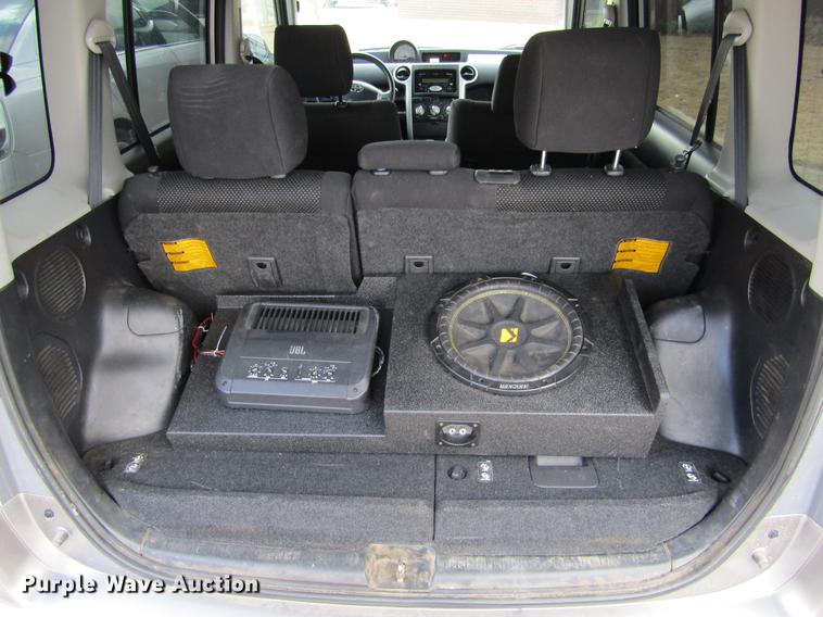 image for item DE6684 2005 Scion XB Wagon SUV