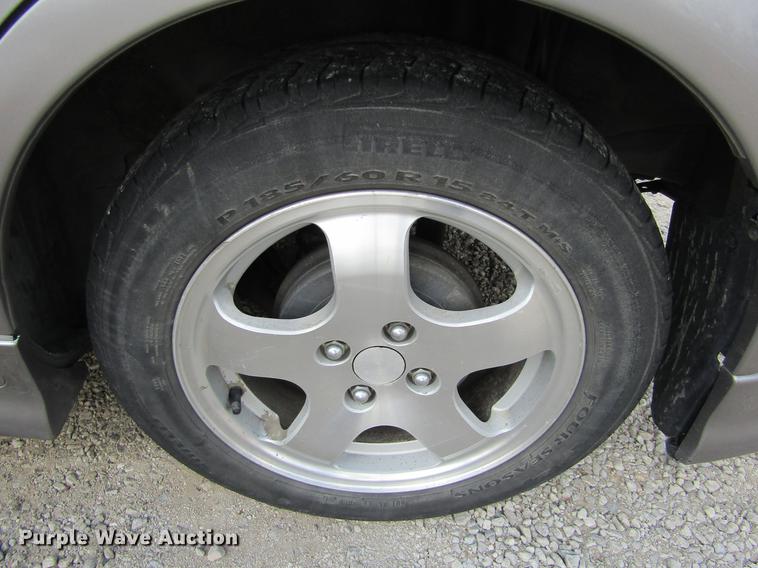 image for item DE6684 2005 Scion XB Wagon SUV