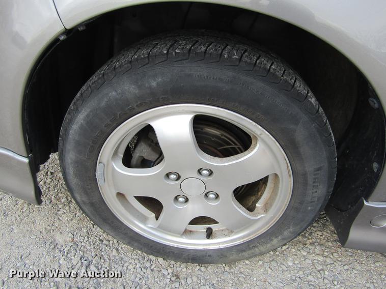 image for item DE6684 2005 Scion XB Wagon SUV