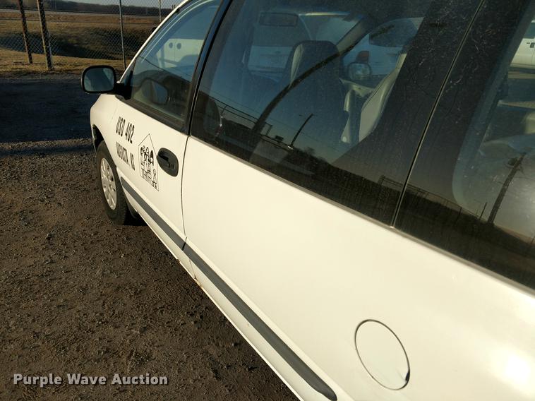 image for item DI9950 1996 Dodge Caravan van