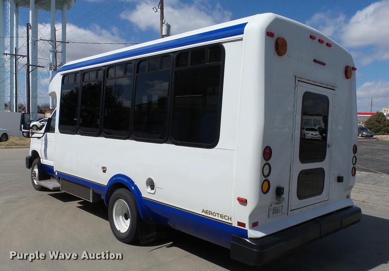 image for item EA9933 2012 Ford E450 shuttle bus