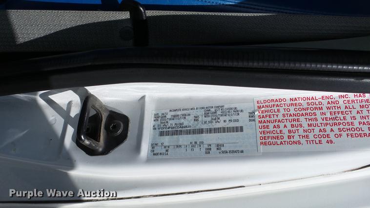 image for item EA9933 2012 Ford E450 shuttle bus