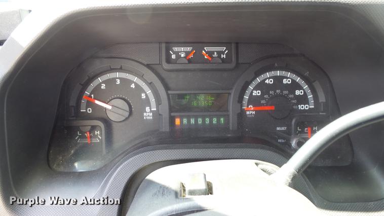 image for item EA9933 2012 Ford E450 shuttle bus