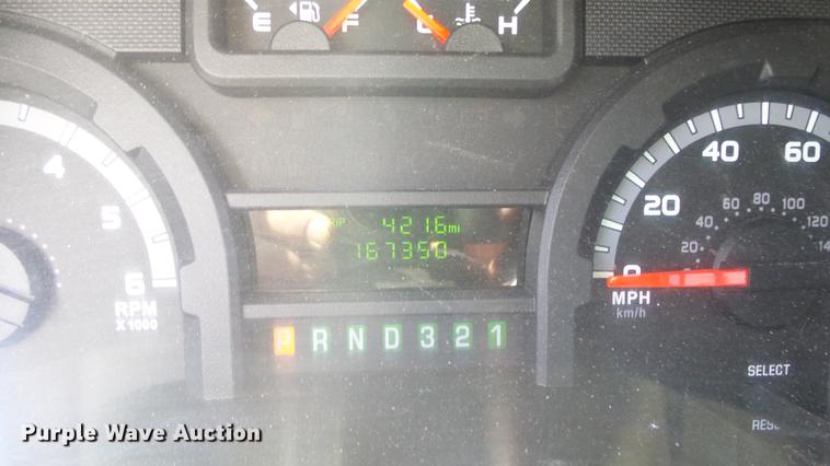 image for item EA9933 2012 Ford E450 shuttle bus