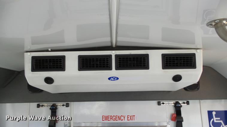 image for item EA9933 2012 Ford E450 shuttle bus