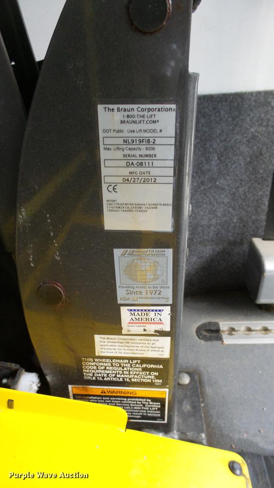 image for item EA9933 2012 Ford E450 shuttle bus