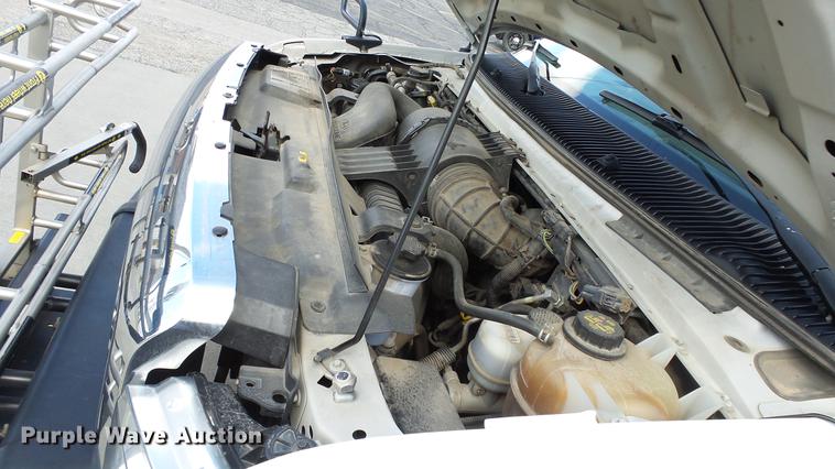 image for item EA9933 2012 Ford E450 shuttle bus