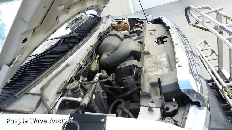 image for item EA9933 2012 Ford E450 shuttle bus