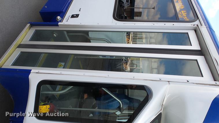 image for item EA9933 2012 Ford E450 shuttle bus