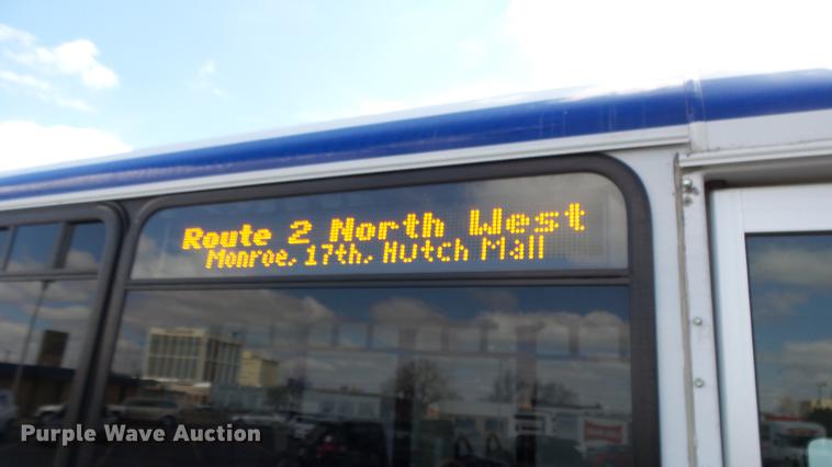 image for item EA9933 2012 Ford E450 shuttle bus